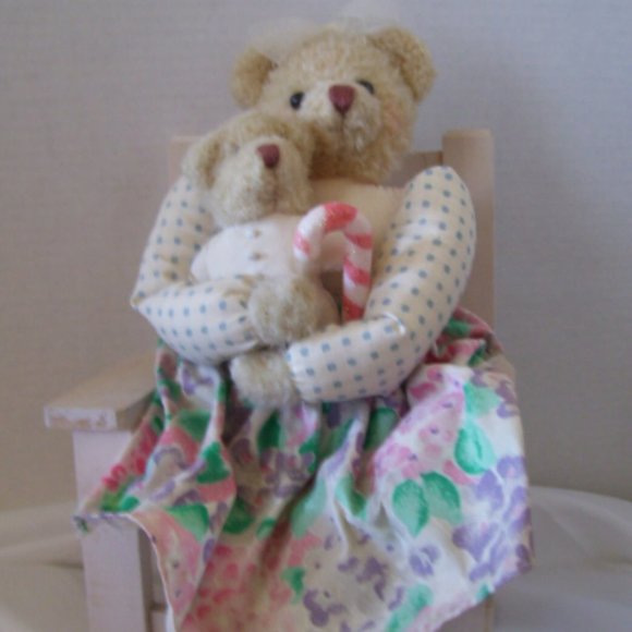 Vintage Hallmark Collectible Mama and Baby Bear in Chair Baby Gift - Picture 1 of 4